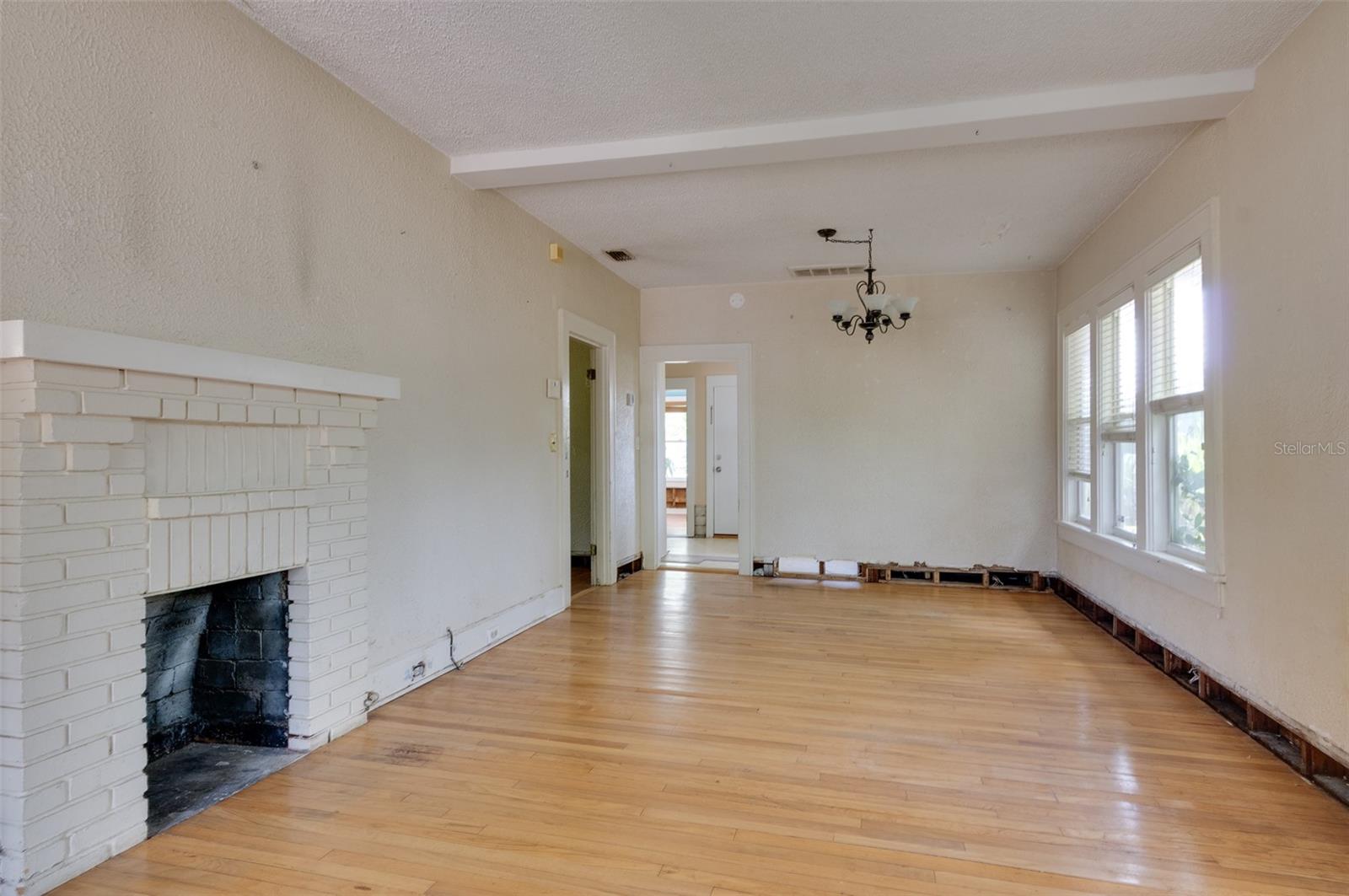 Image 7 of 32 For 317 19th Avenue S