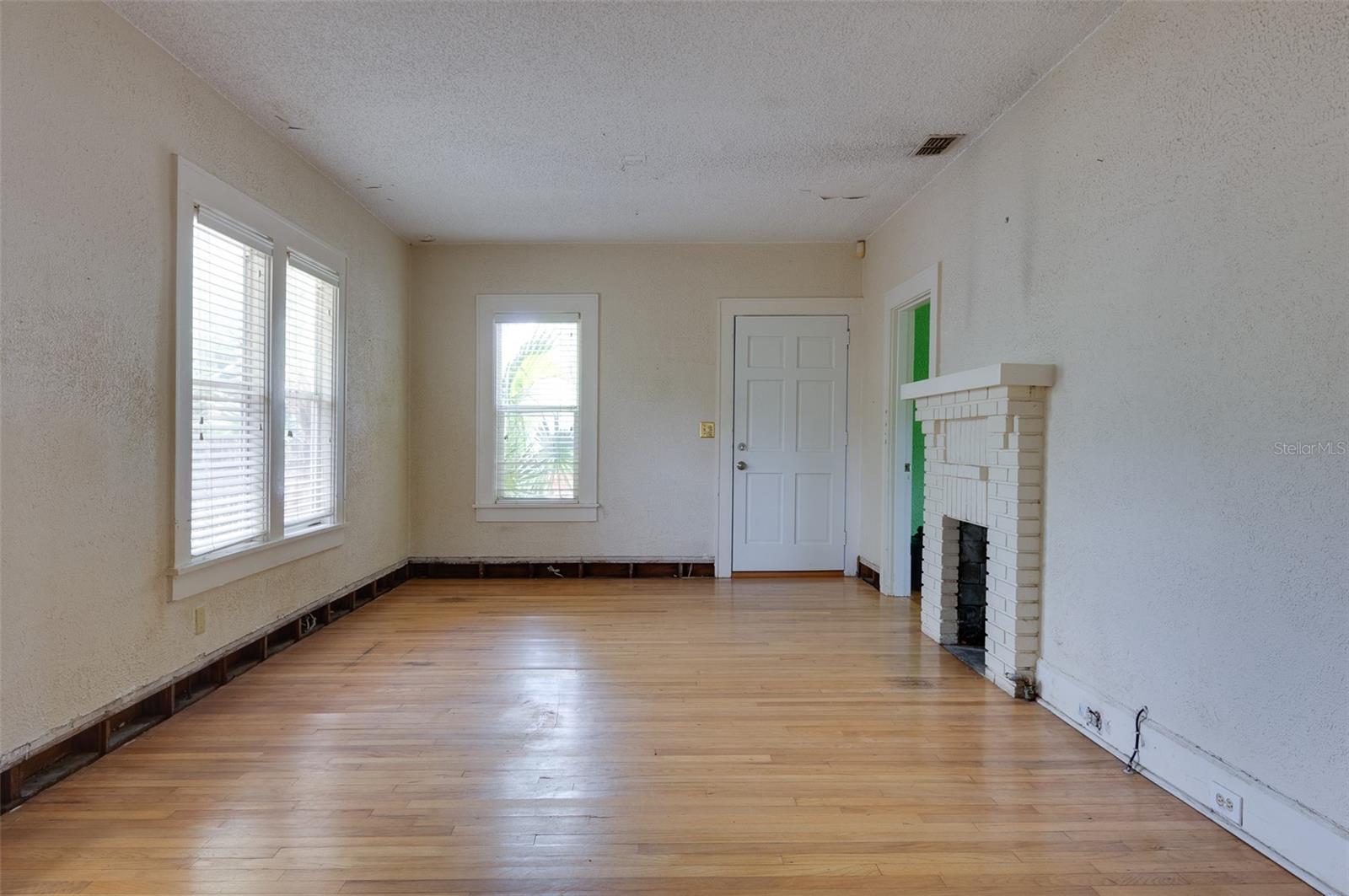 Image 8 of 32 For 317 19th Avenue S