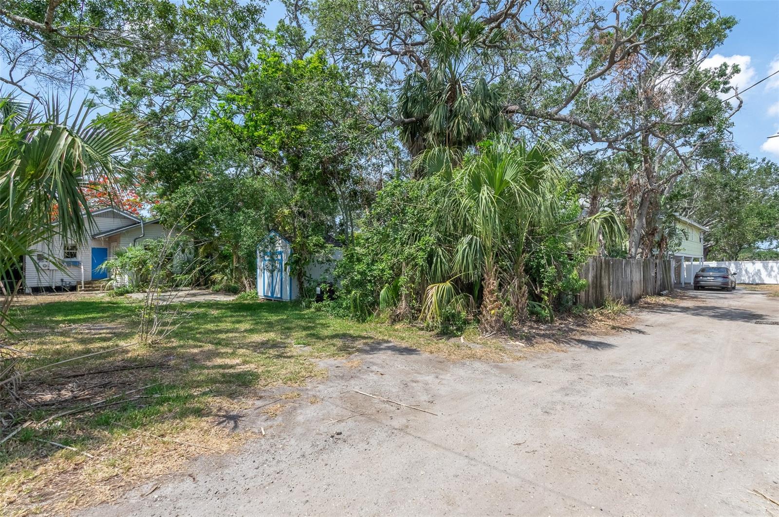 Listing photo id 20 for 317 19th Avenue S