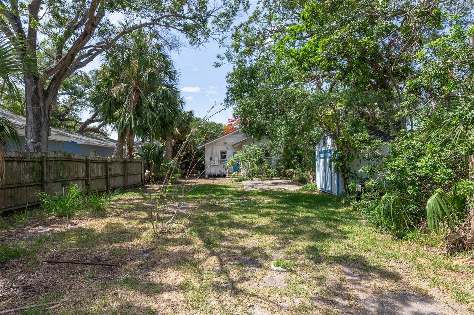 Listing photo id 21 for 317 19th Avenue S