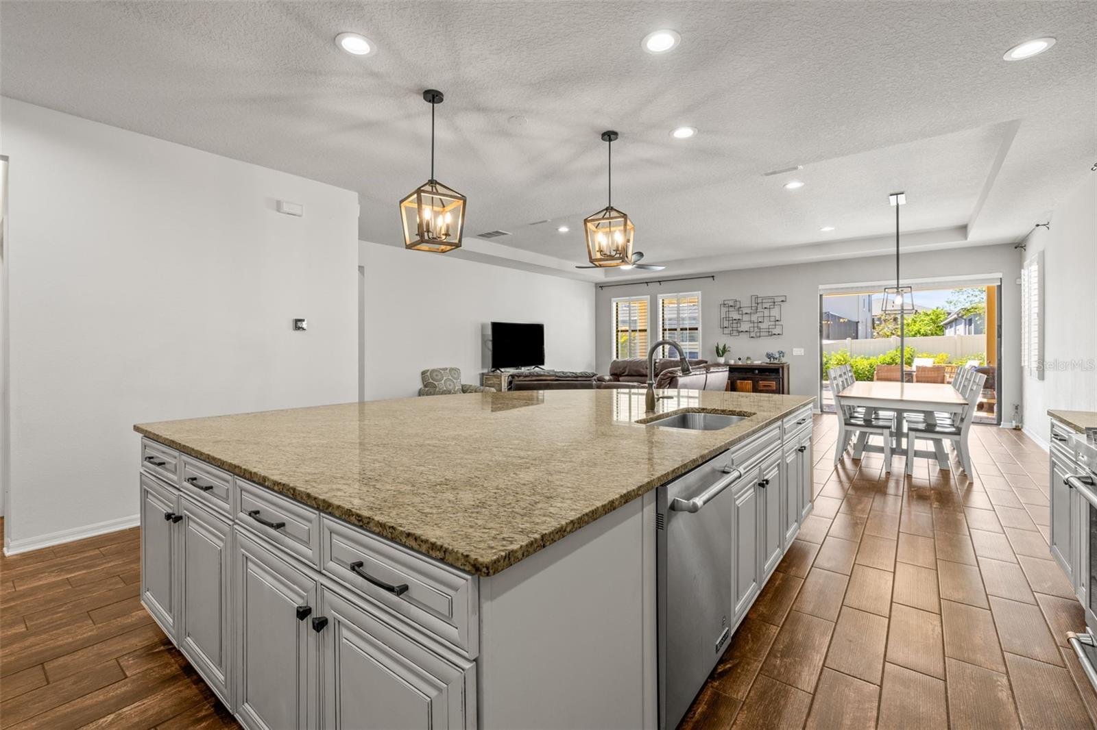 Image 10 of 41 For 12476 Tibbetts Street