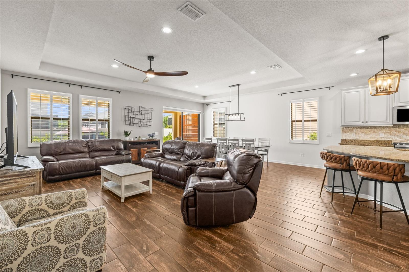 Image 7 of 41 For 12476 Tibbetts Street