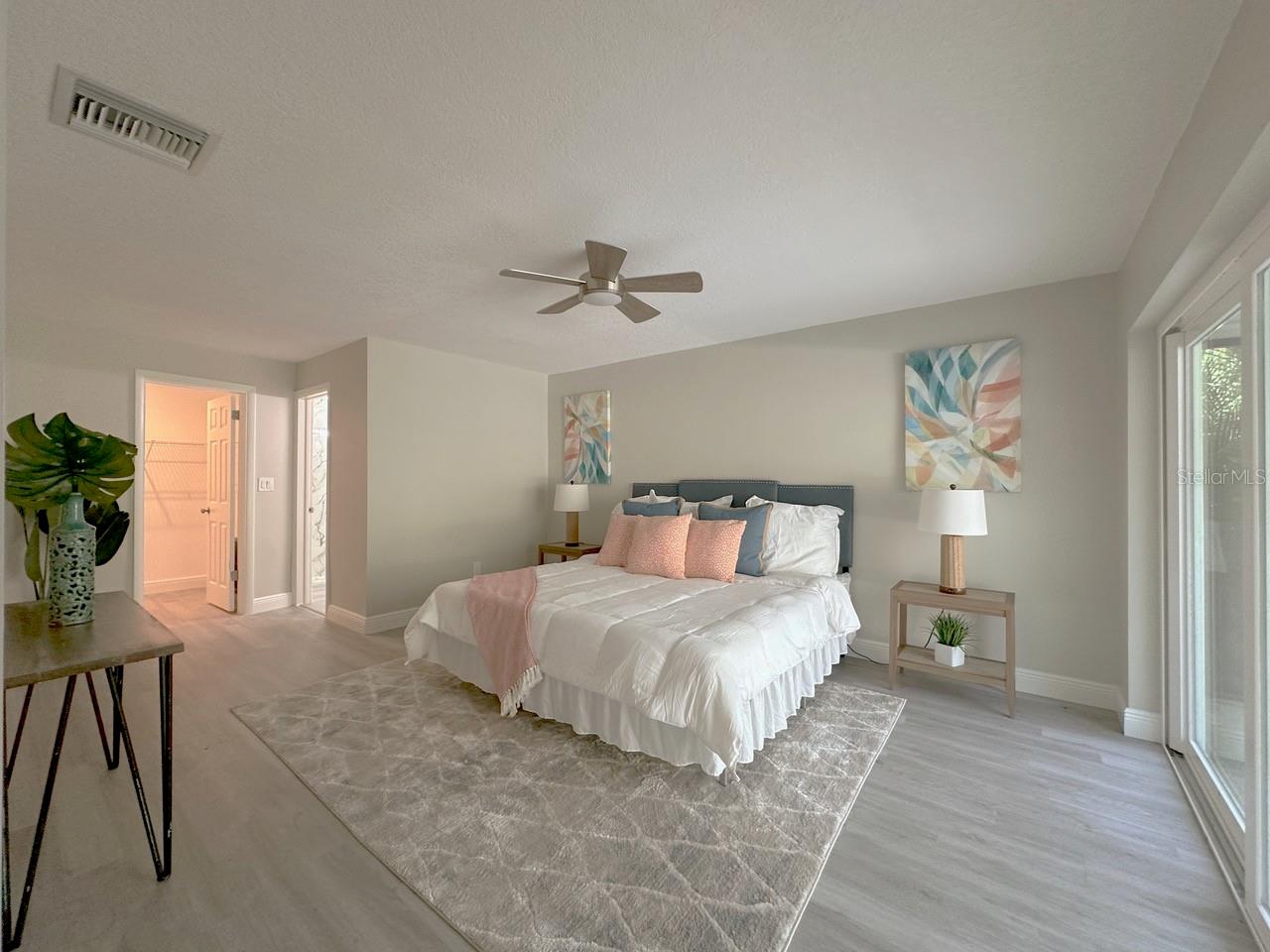 Image 11 of 28 For 939 Woodland Drive