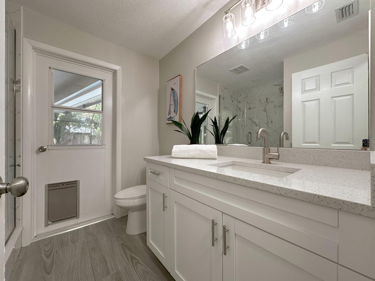 Image 13 of 28 For 939 Woodland Drive