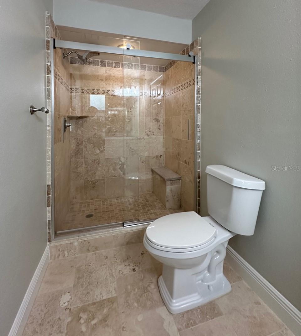 Image 15 of 28 For 939 Woodland Drive
