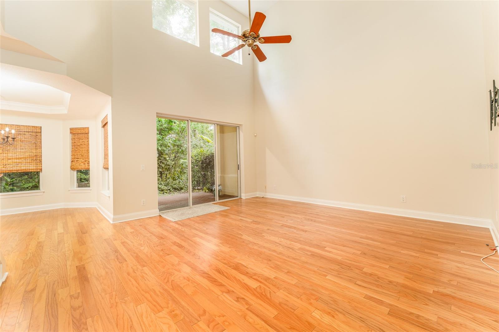 Image 9 of 53 For 3415 Heards Ferry Drive