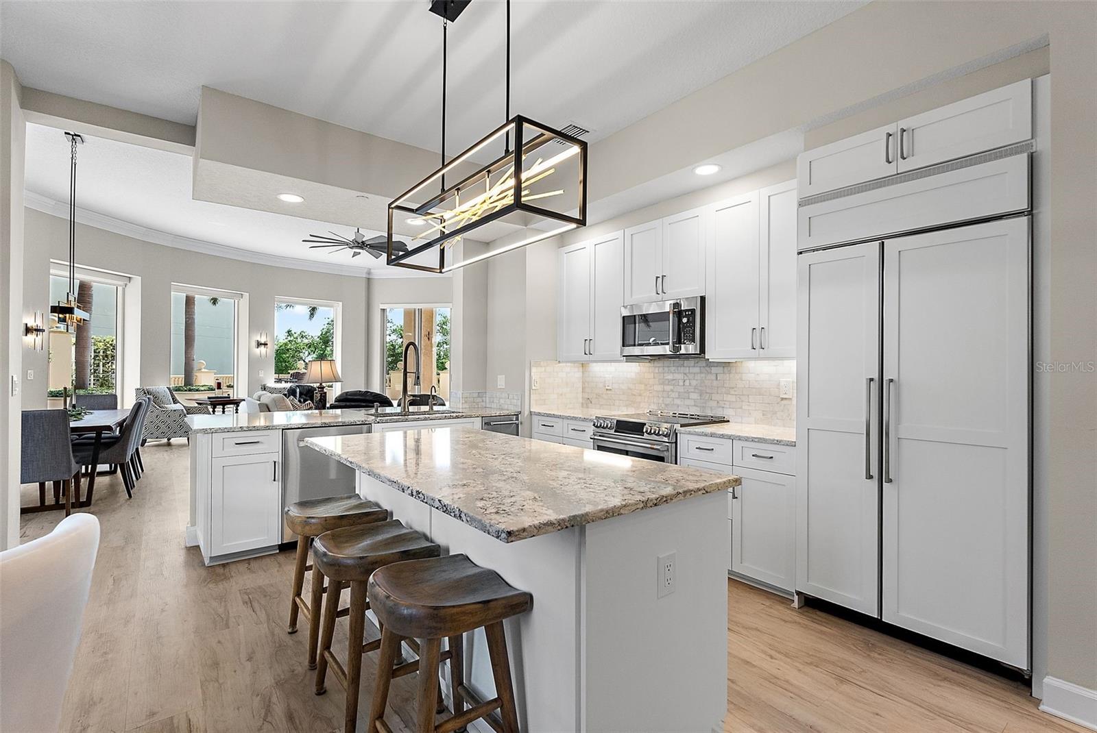 Listing photo id 8 for 100 Beach Drive Ne 301
