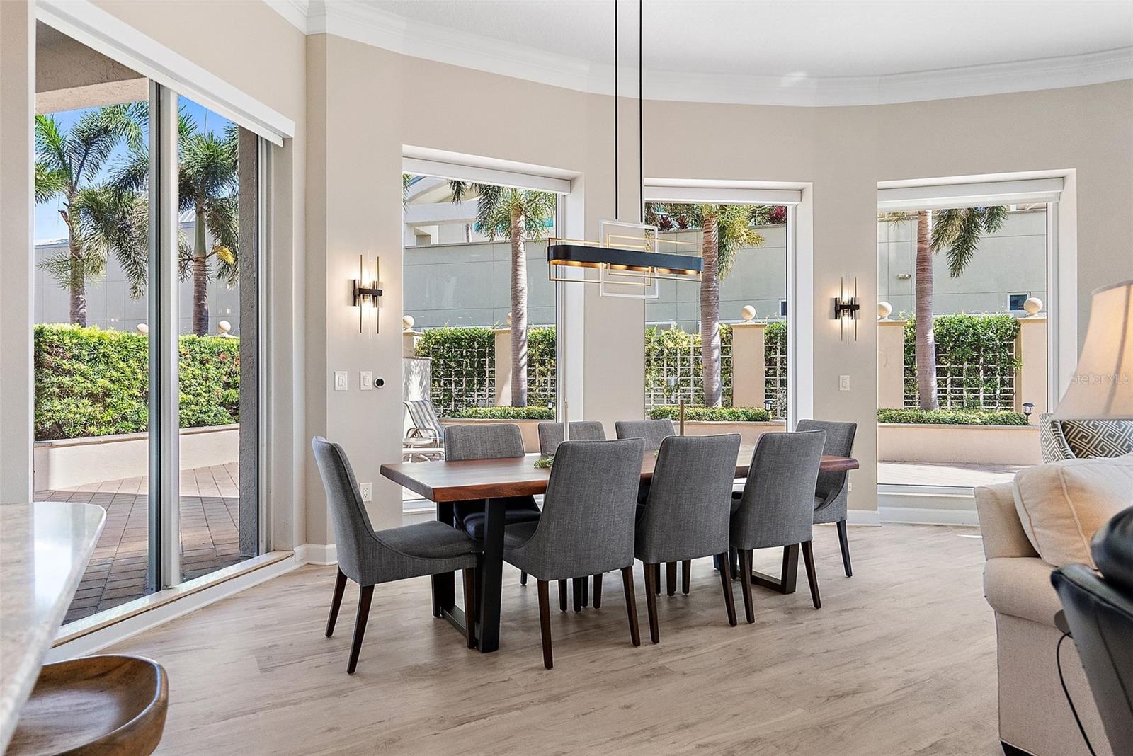 Listing photo id 16 for 100 Beach Drive Ne 301