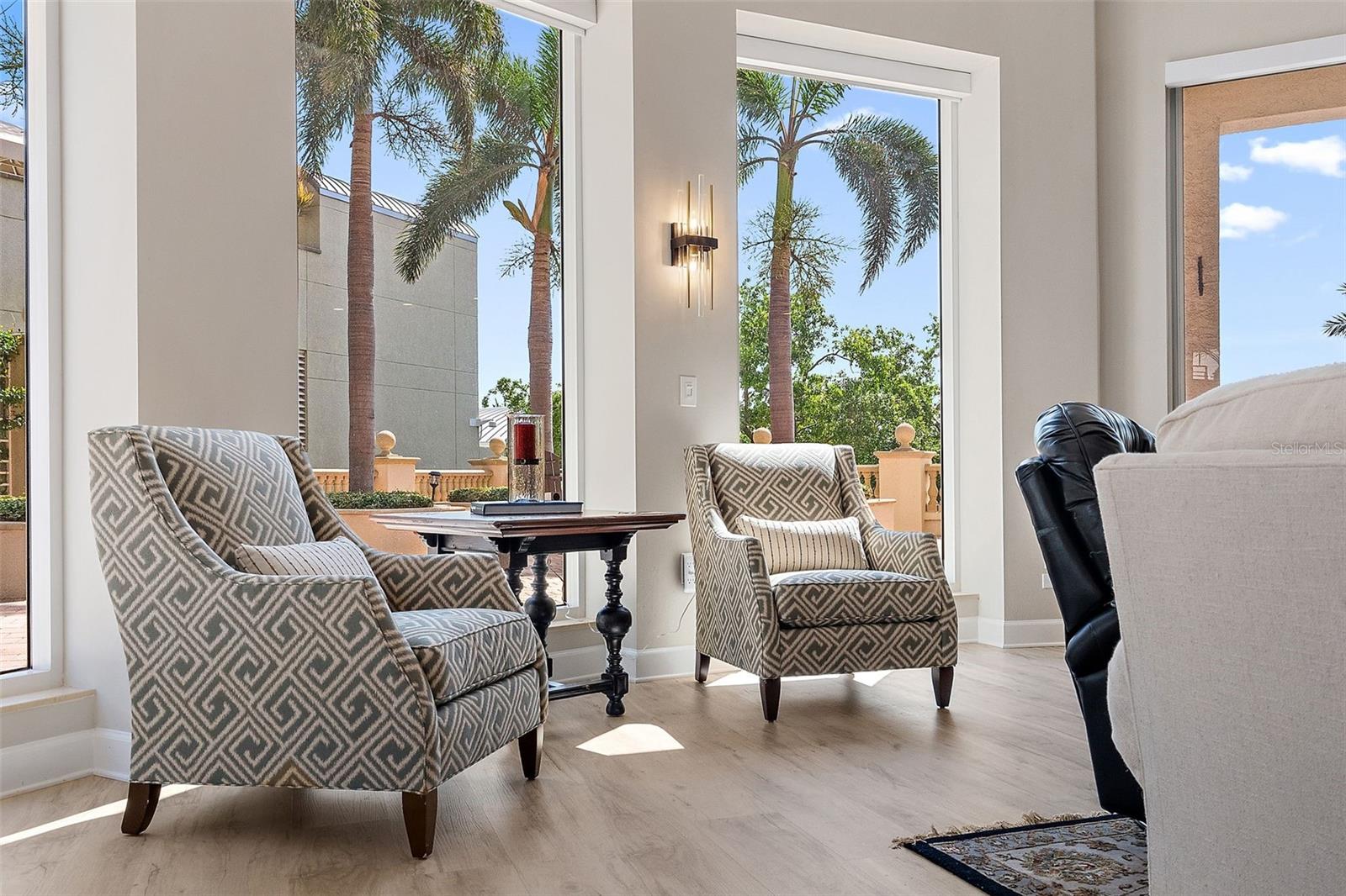 Listing photo id 21 for 100 Beach Drive Ne 301