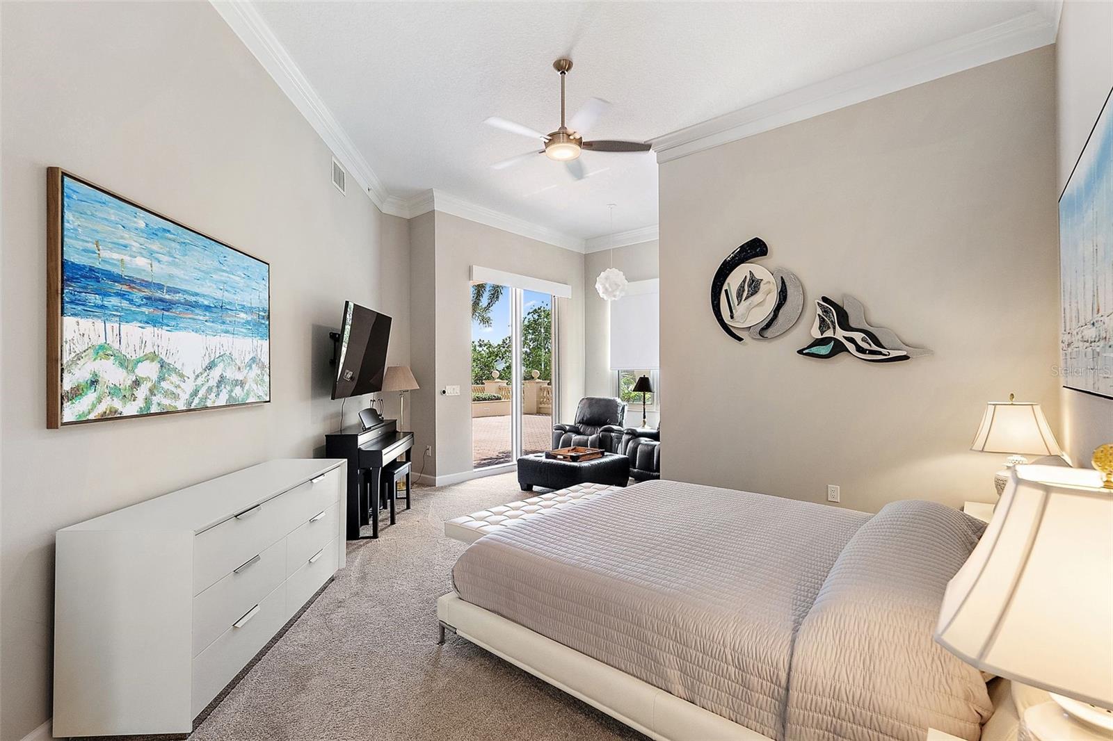Listing photo id 23 for 100 Beach Drive Ne 301