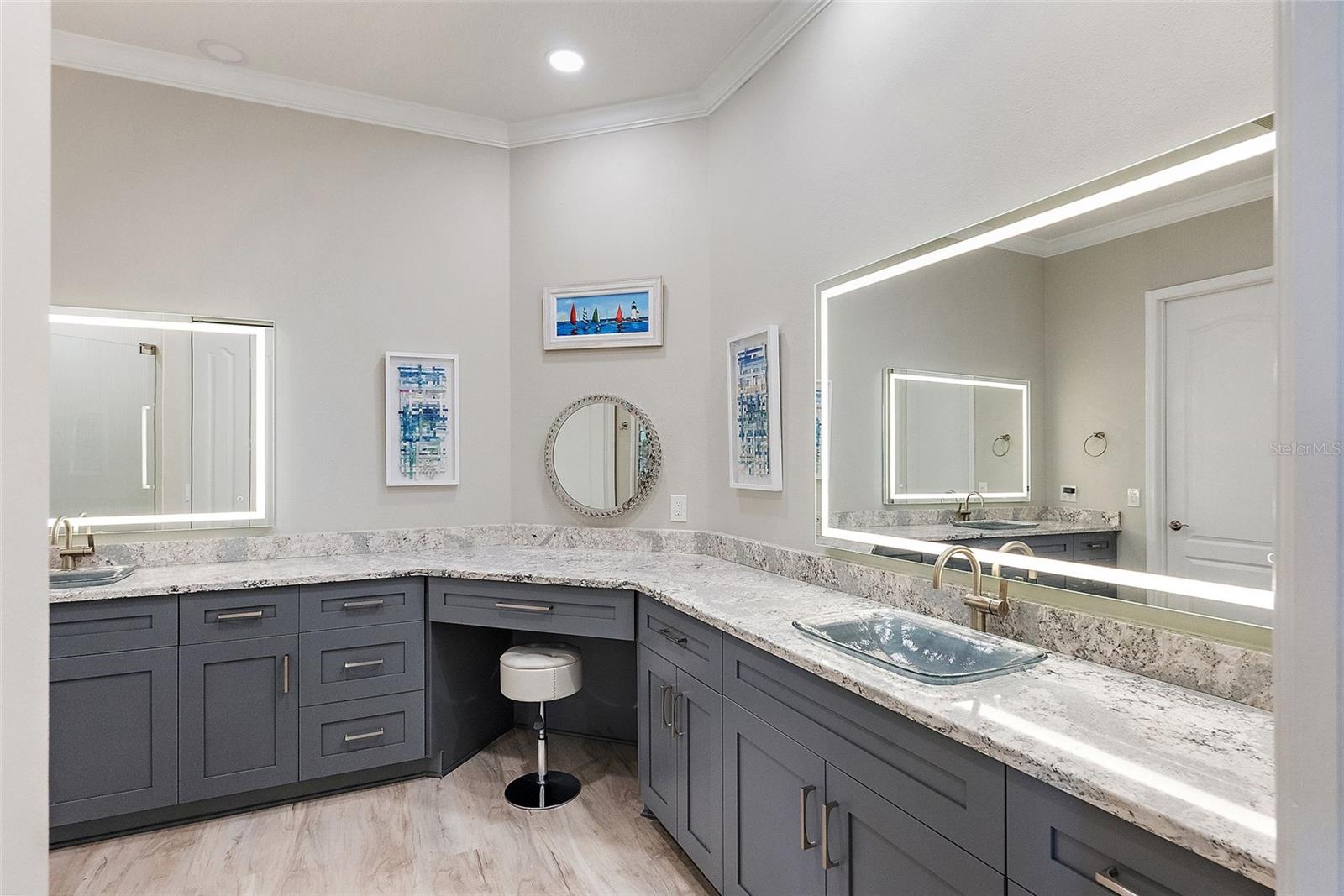 Listing photo id 26 for 100 Beach Drive Ne 301