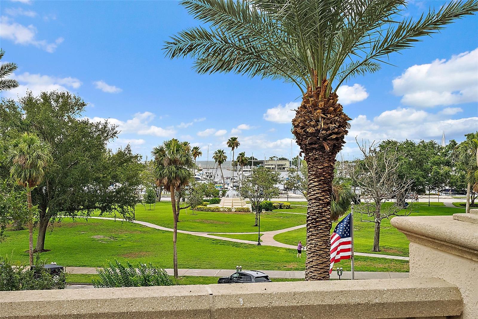 Listing photo id 29 for 100 Beach Drive Ne 301