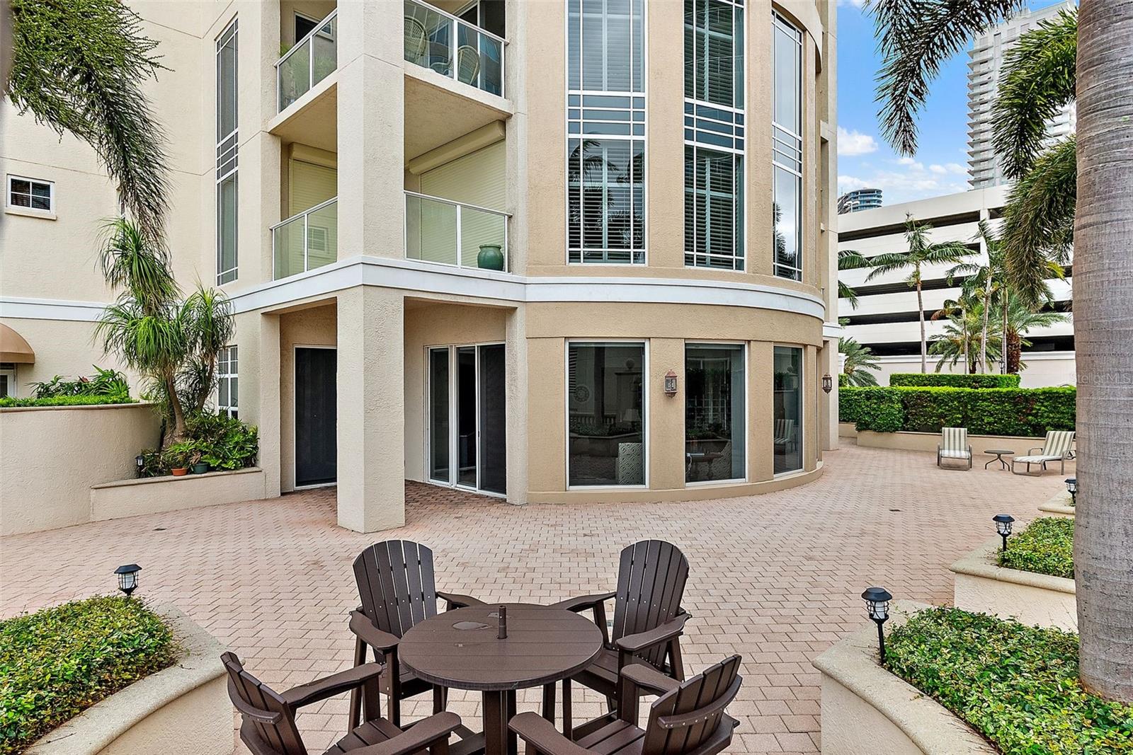 Listing photo id 32 for 100 Beach Drive Ne 301