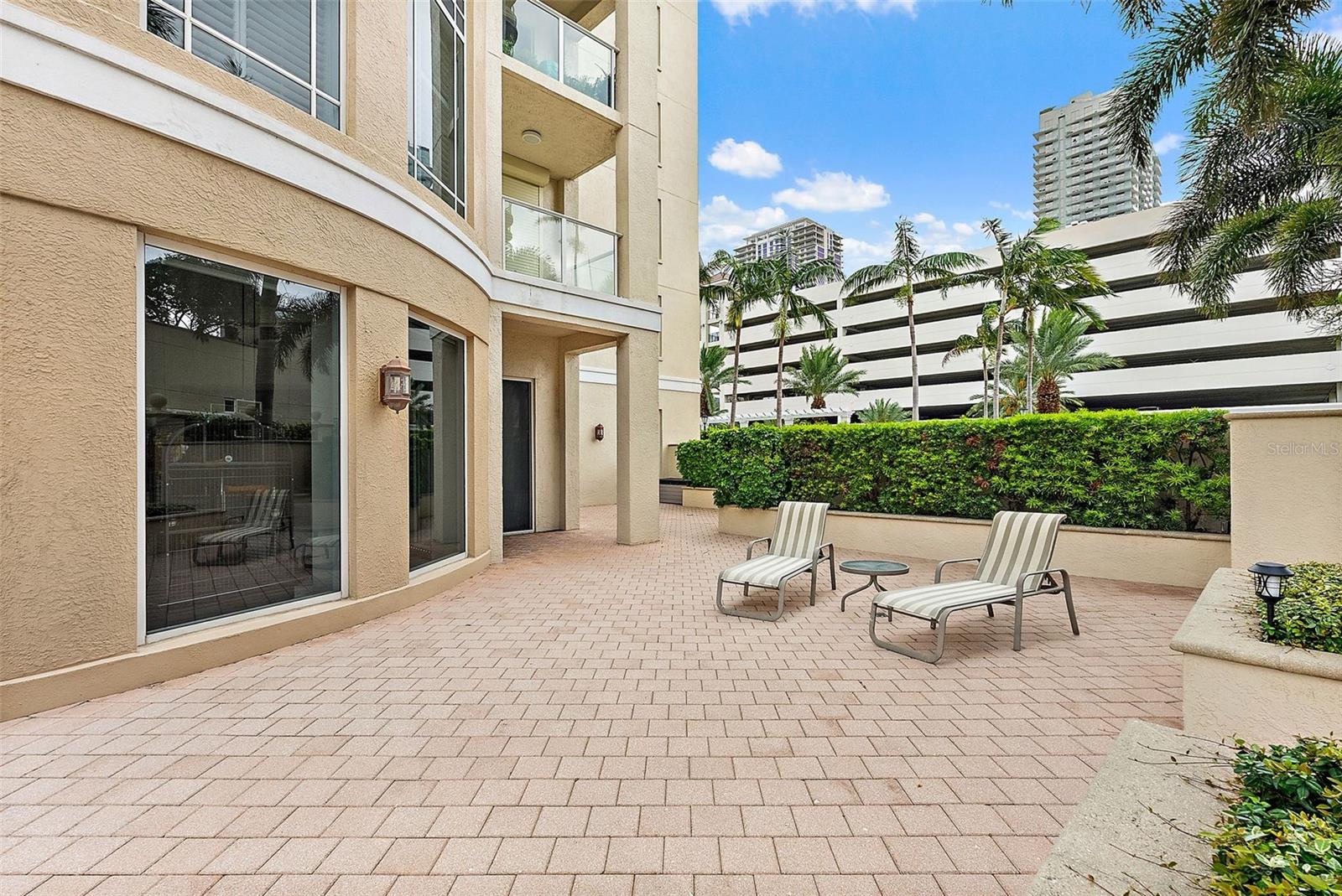 Listing photo id 35 for 100 Beach Drive Ne 301