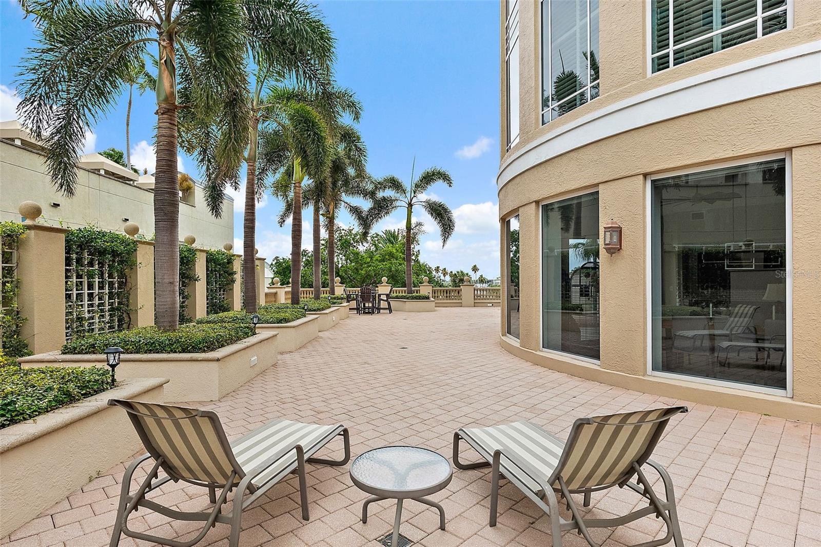 Listing photo id 36 for 100 Beach Drive Ne 301