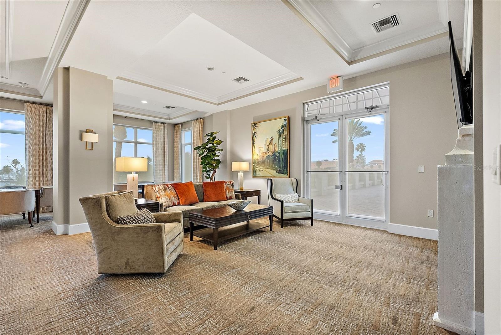 Listing photo id 50 for 100 Beach Drive Ne 301