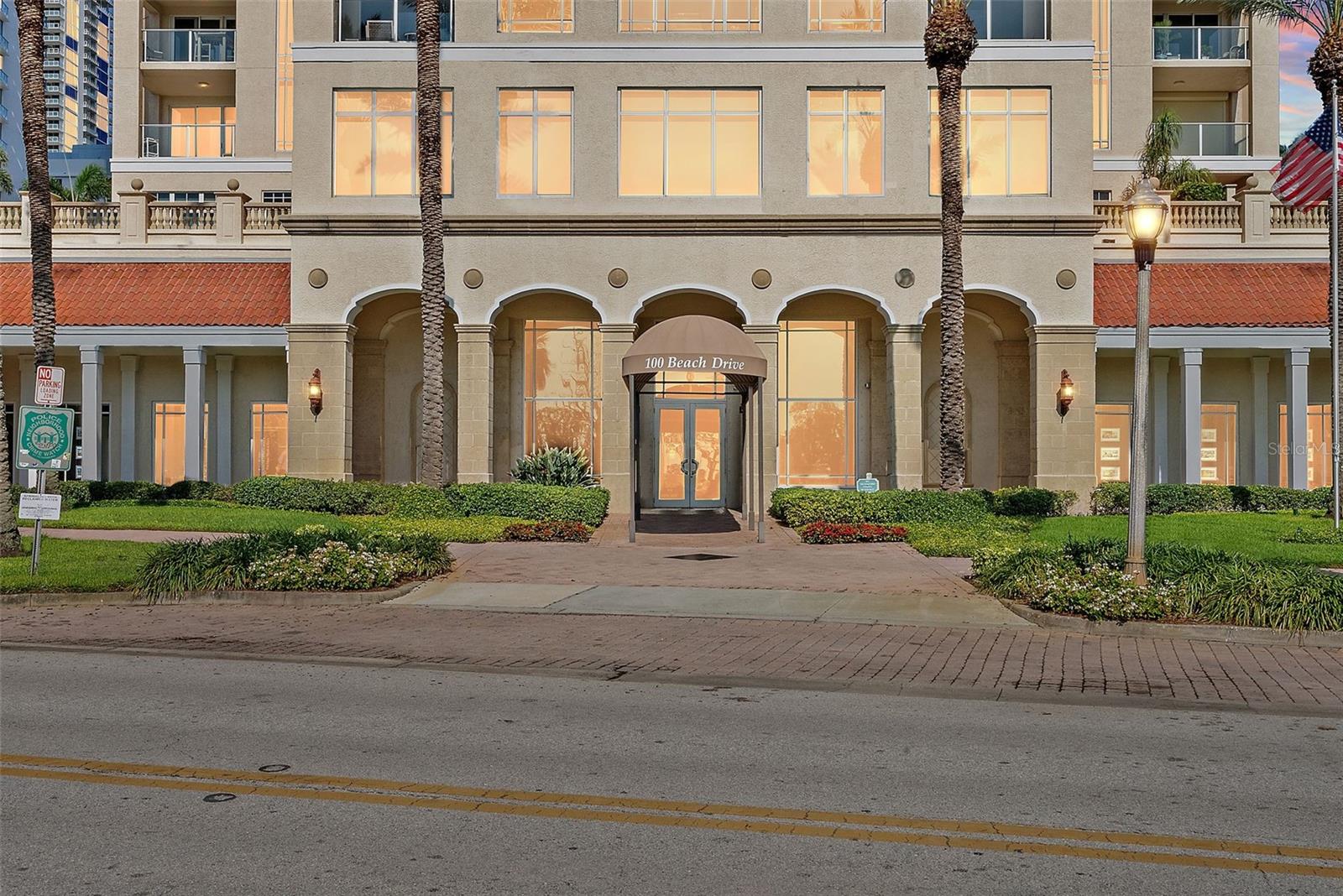 Listing photo id 55 for 100 Beach Drive Ne 301