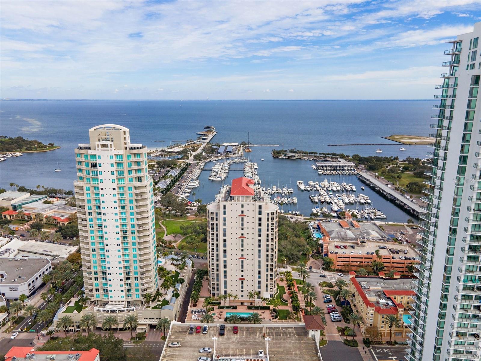 Listing photo id 64 for 100 Beach Drive Ne 301