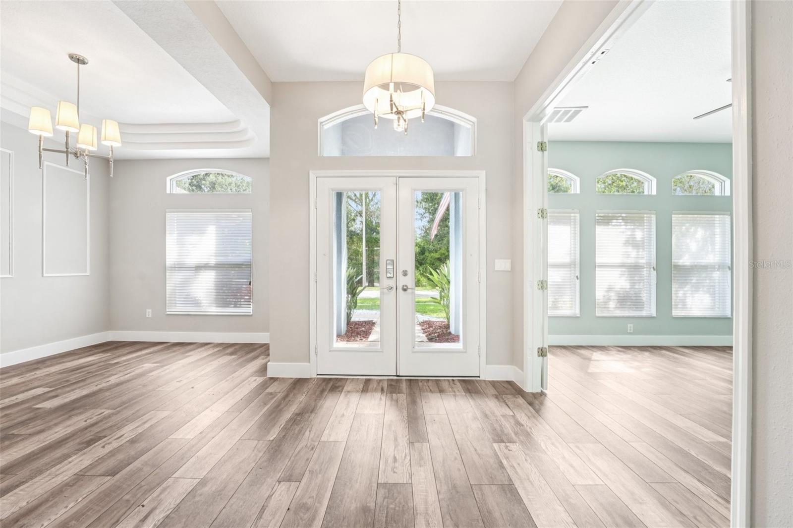 Image 12 of 36 For 18712 Forest Glen Court