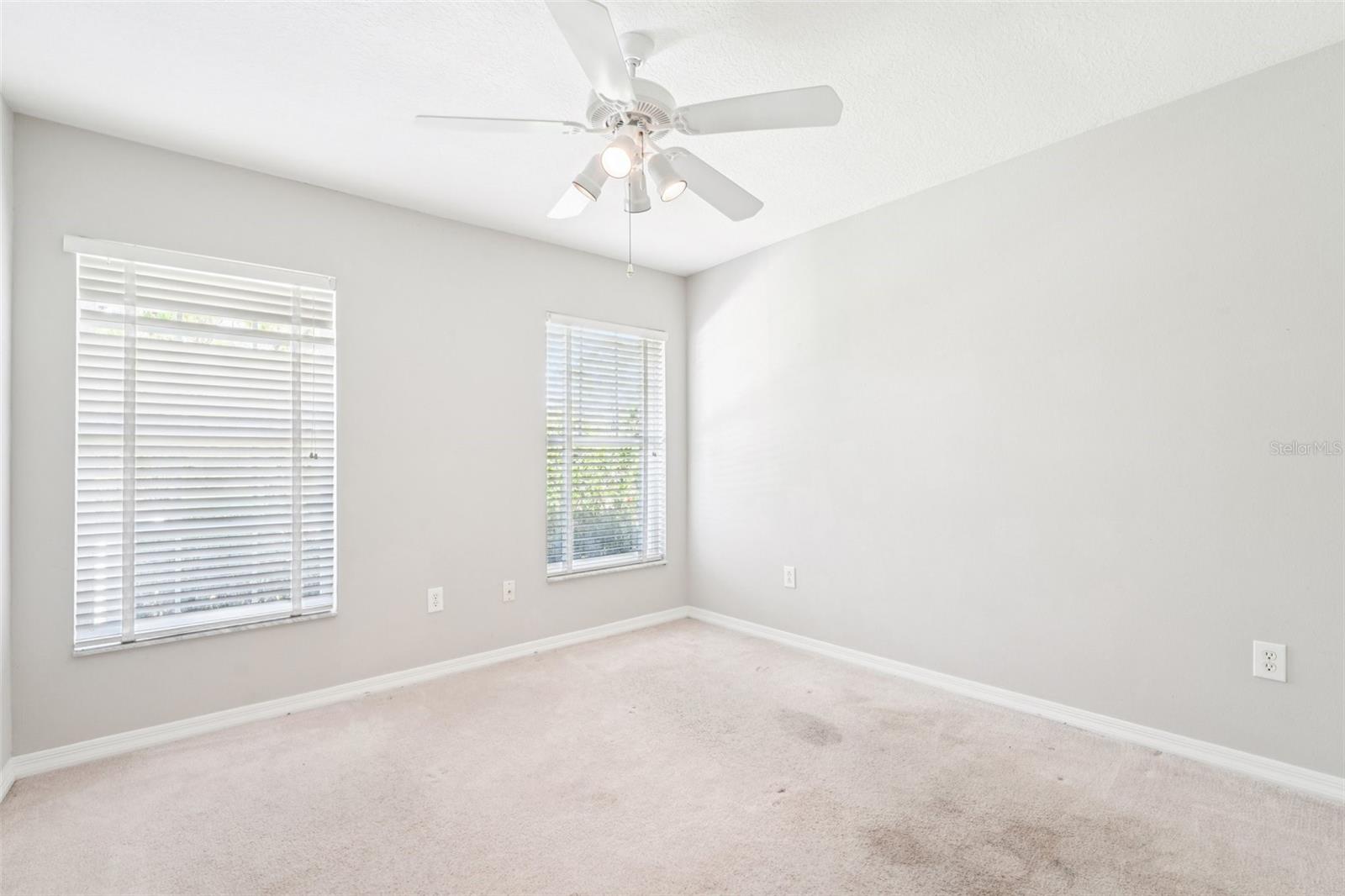 Image 25 of 36 For 18712 Forest Glen Court