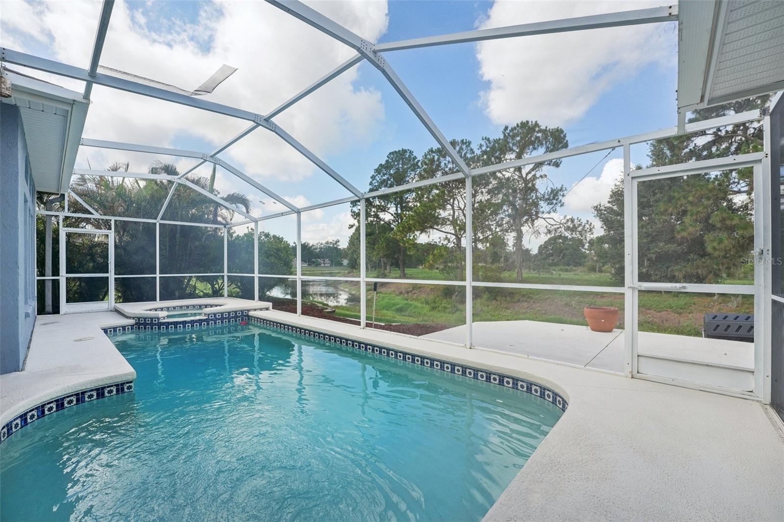 Image 30 of 36 For 18712 Forest Glen Court