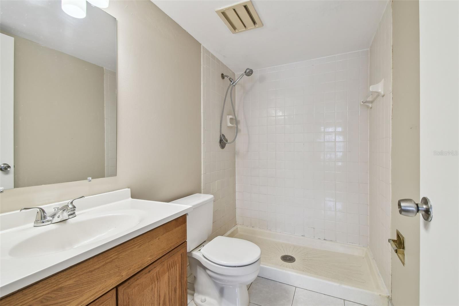 Image 19 of 30 For 3389 Crystal Court E J
