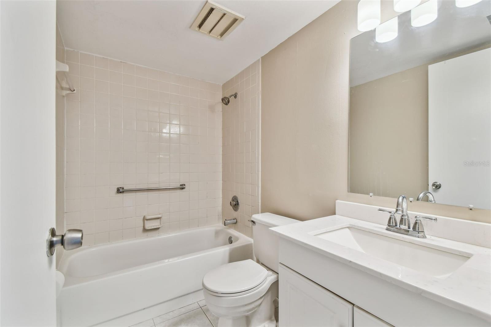 Image 22 of 30 For 3389 Crystal Court E J