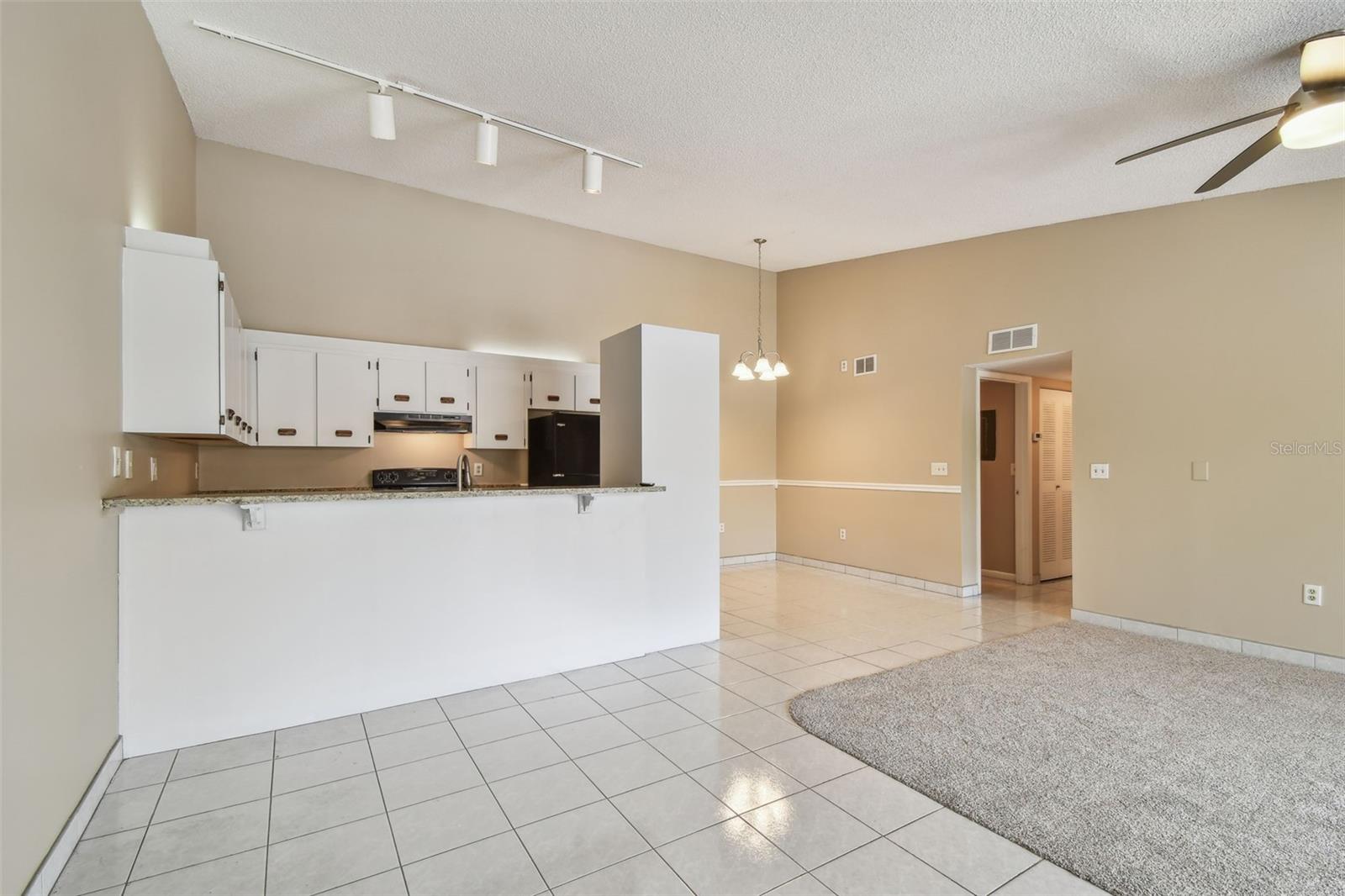Image 4 of 30 For 3389 Crystal Court E J