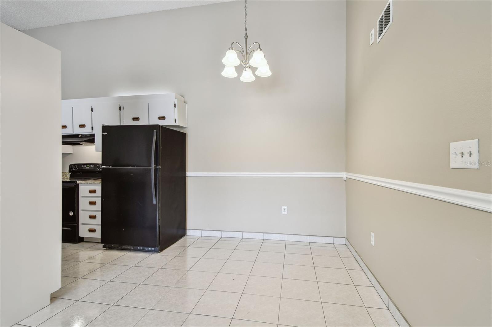 Image 7 of 30 For 3389 Crystal Court E J