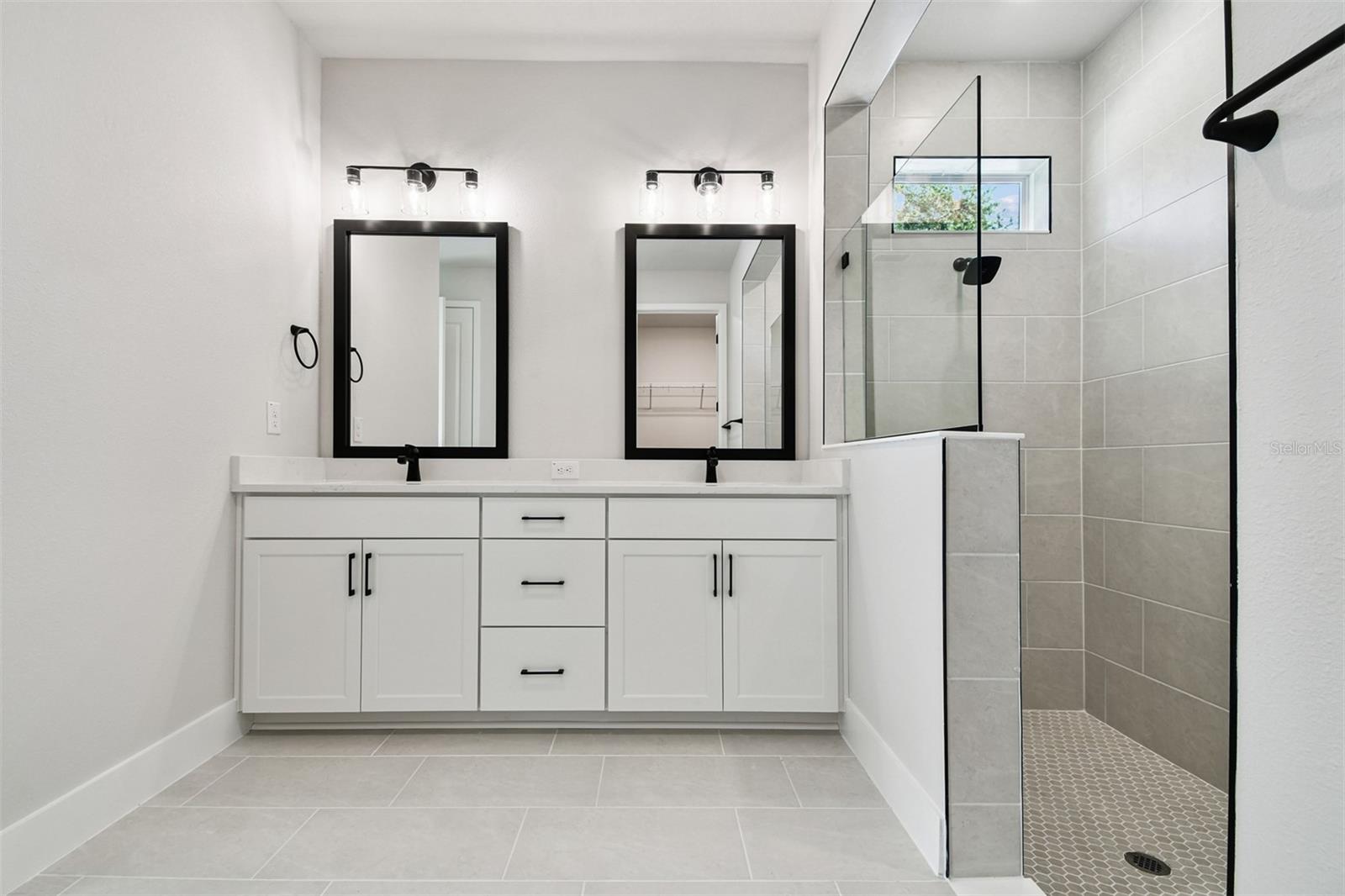 Image 22 of 38 For 3110 19th Street N