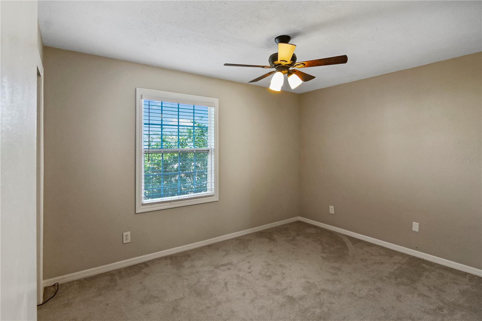 Listing photo id 10 for 13758 Orange Sunset Drive 202