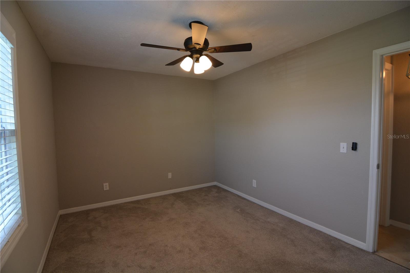 Listing photo id 12 for 13758 Orange Sunset Drive 202