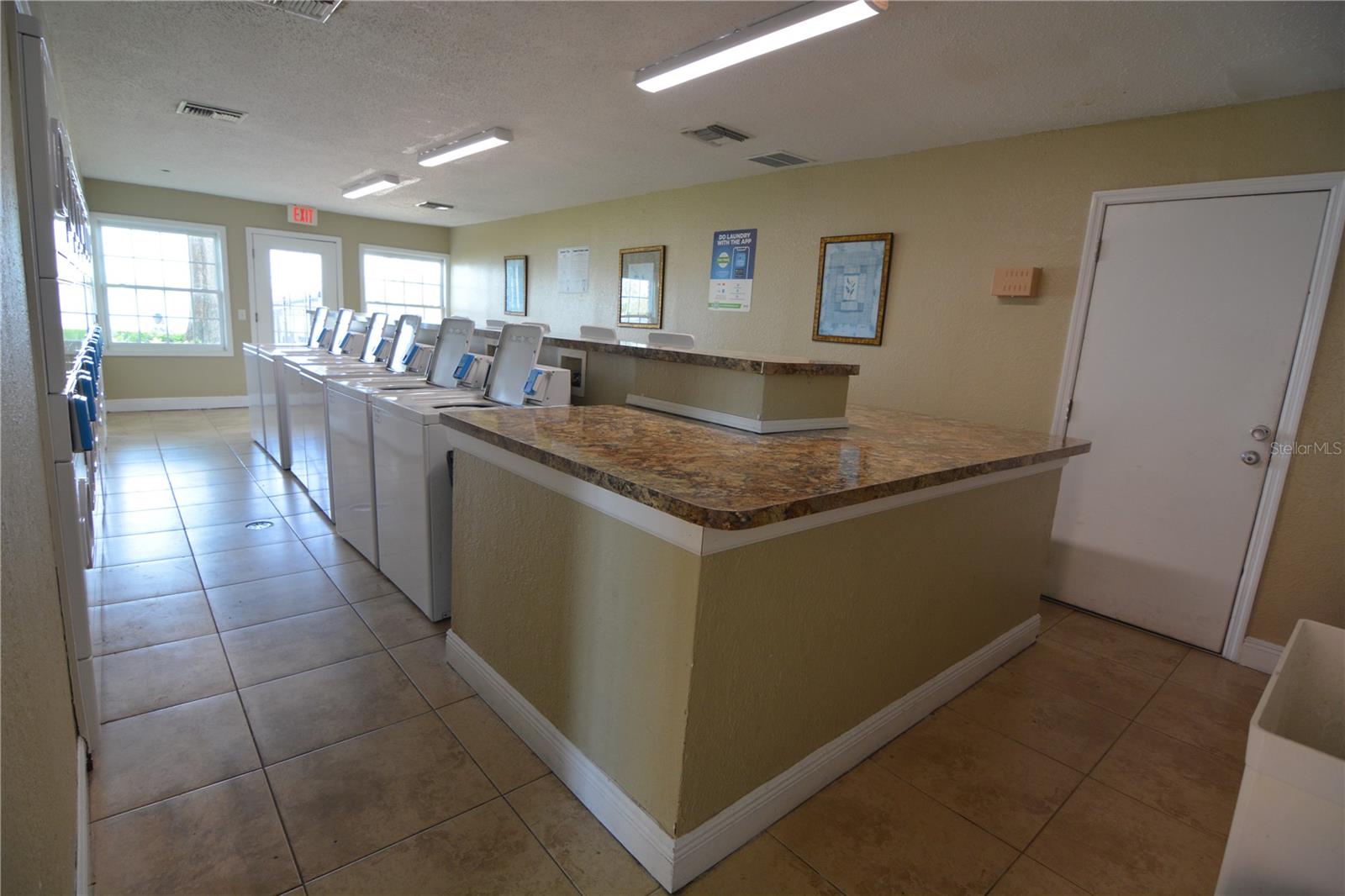 Listing photo id 41 for 13758 Orange Sunset Drive 202