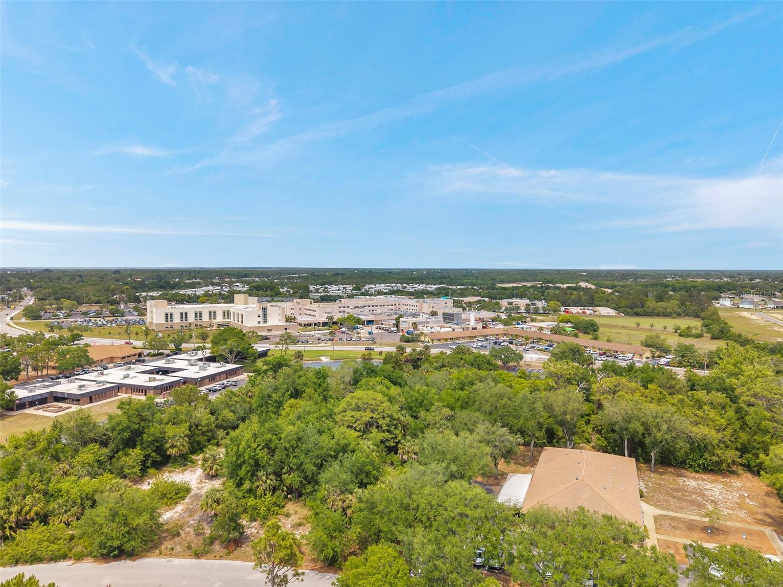 Listing photo id 35 for Lakeshore Boulevard