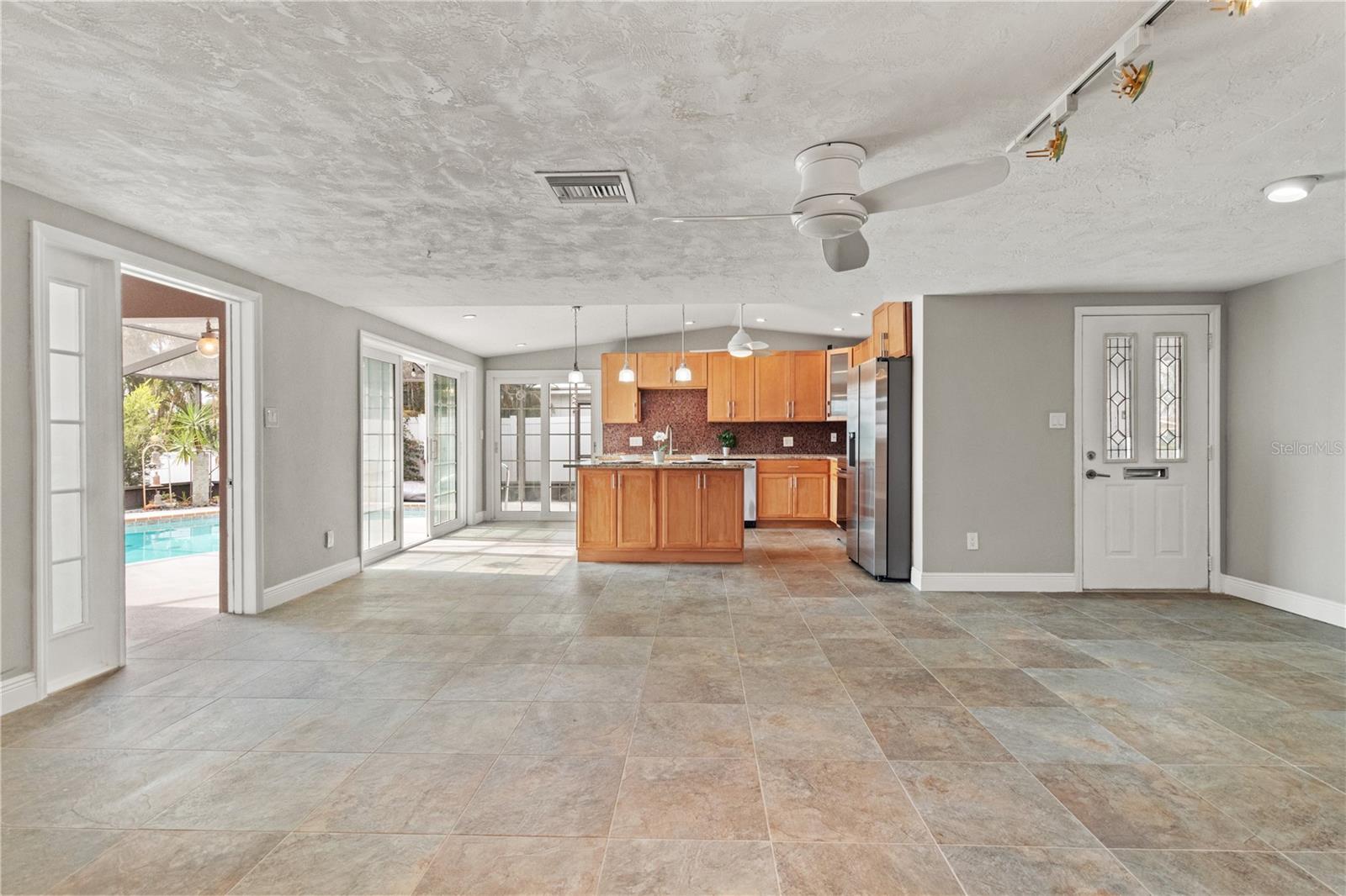 Image 10 of 40 For 4931 Pelican Dr