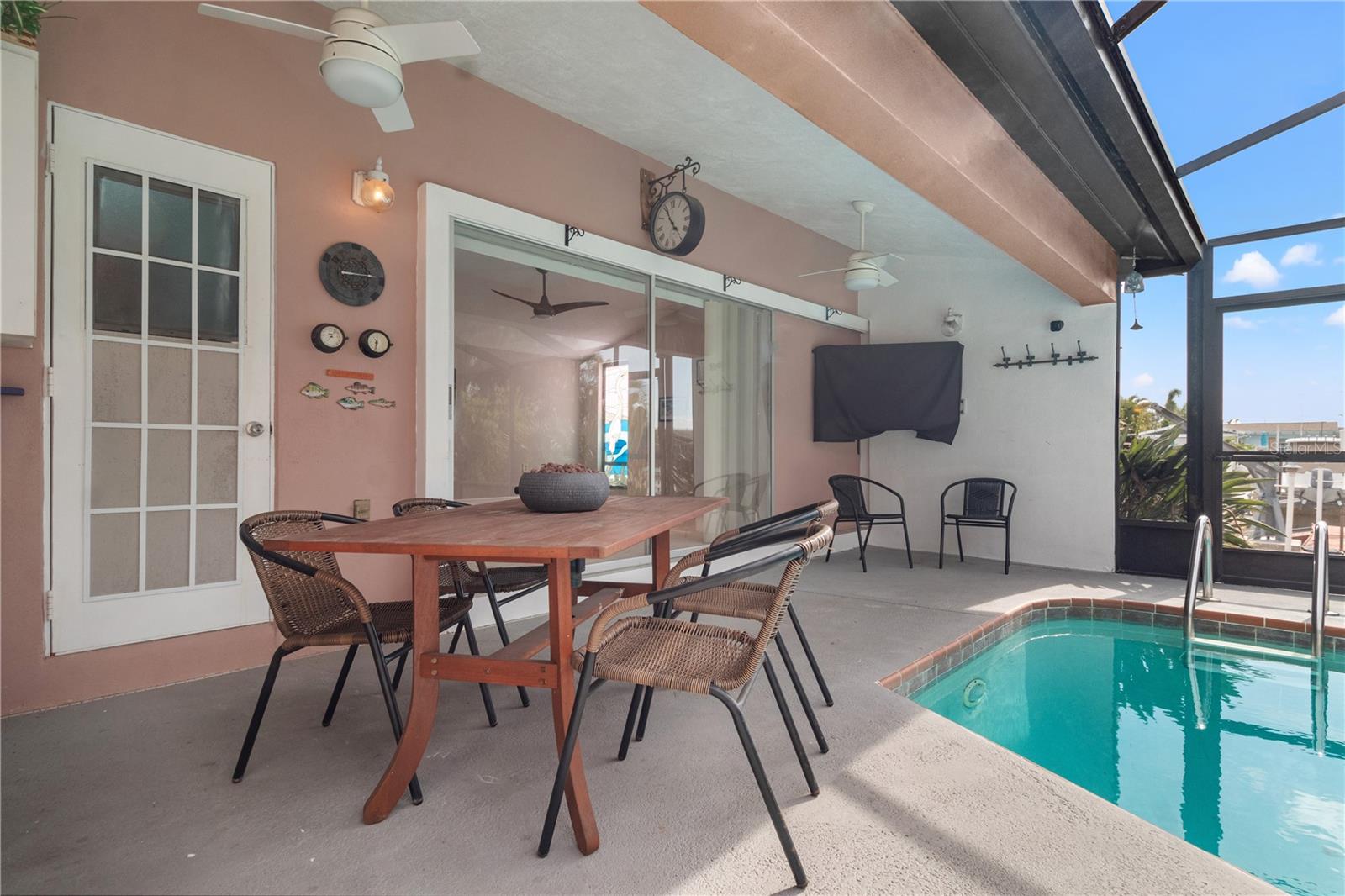 Image 31 of 40 For 4931 Pelican Dr