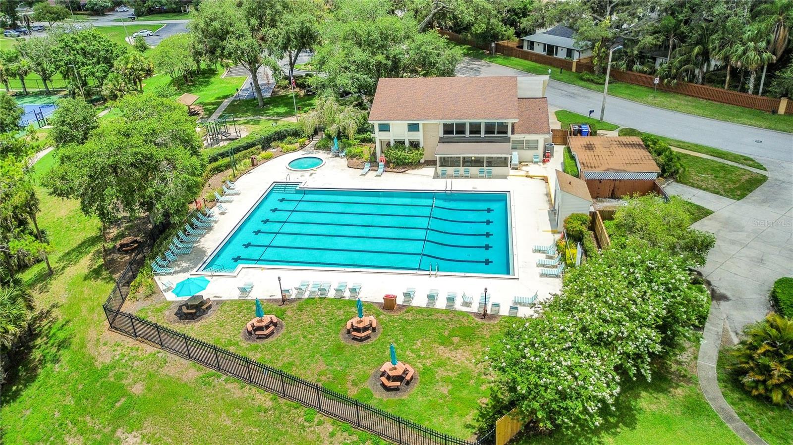 Image 33 of 40 For 4931 Pelican Dr