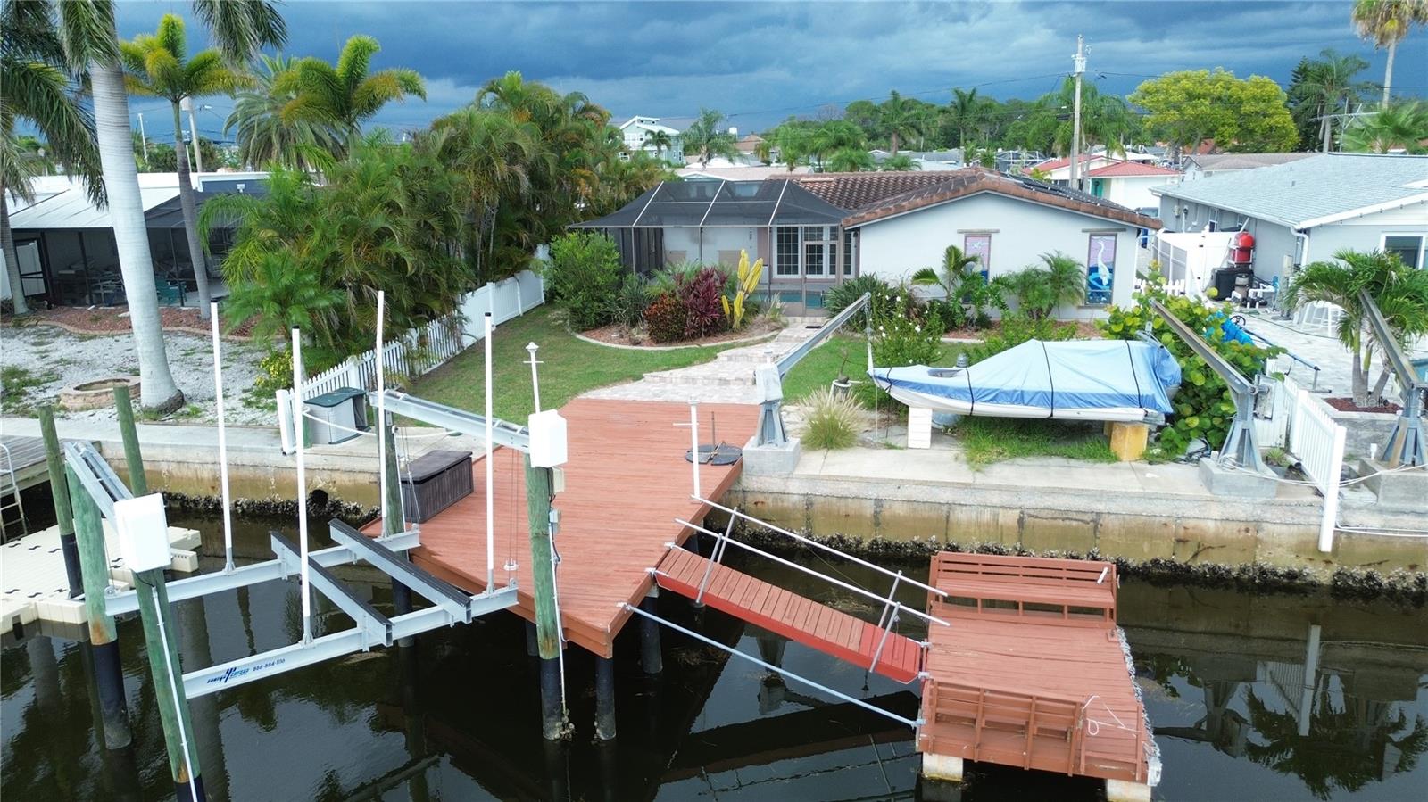 Image 4 of 40 For 4931 Pelican Dr