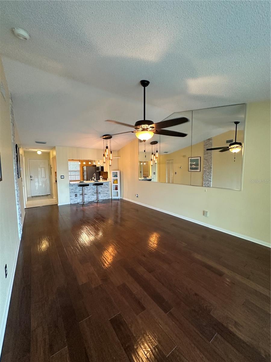 Image 15 of 49 For 1408 Millstream Lane 206