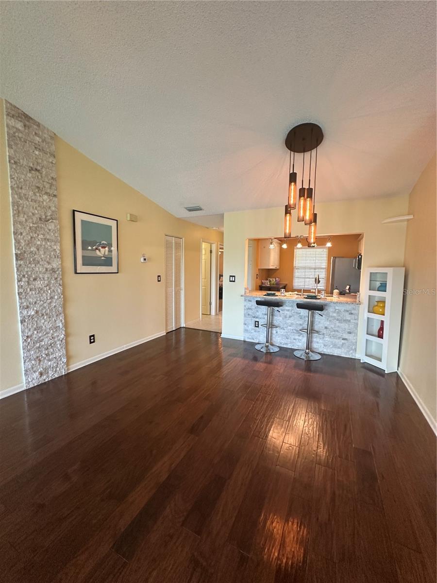 Image 18 of 49 For 1408 Millstream Lane 206