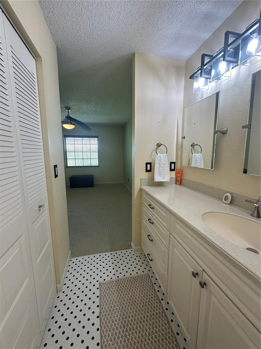 Image 37 of 49 For 1408 Millstream Lane 206