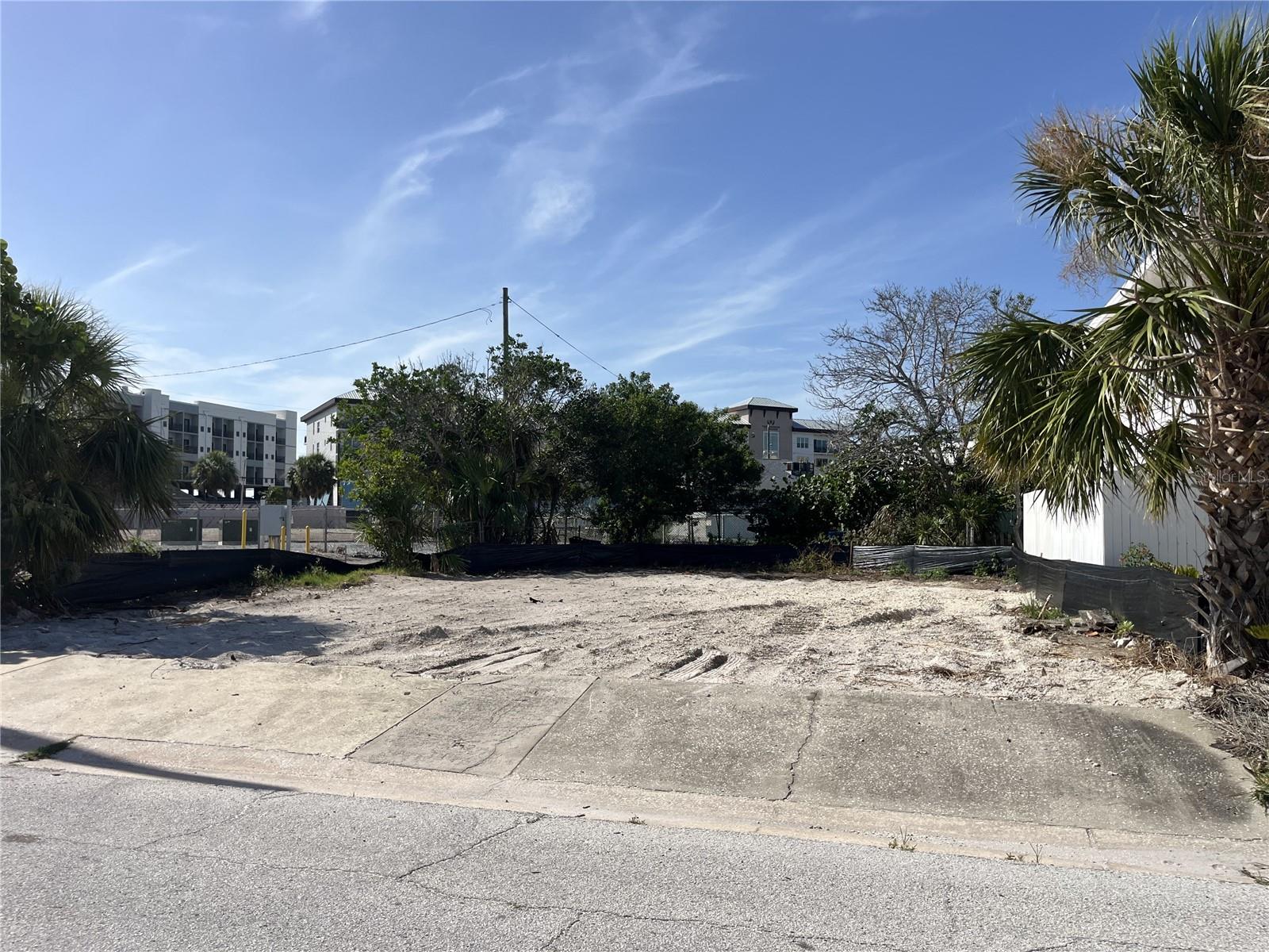 Image 4 of 4 For 180 Madeira Avenue