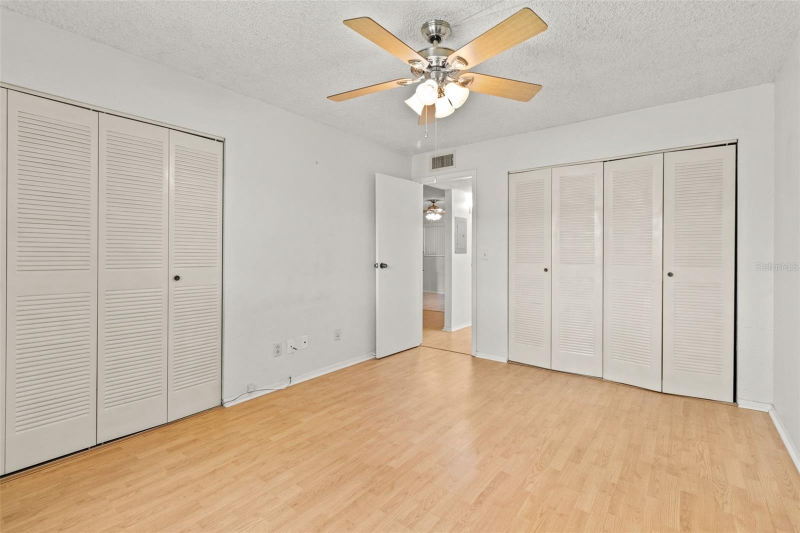 Image 13 of 35 For 4500 Bay Drive 106