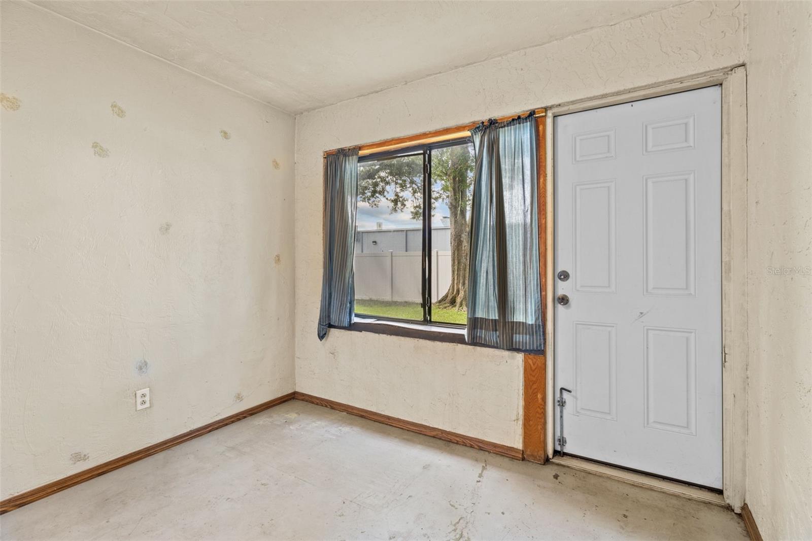 Image 15 of 35 For 4500 Bay Drive 106
