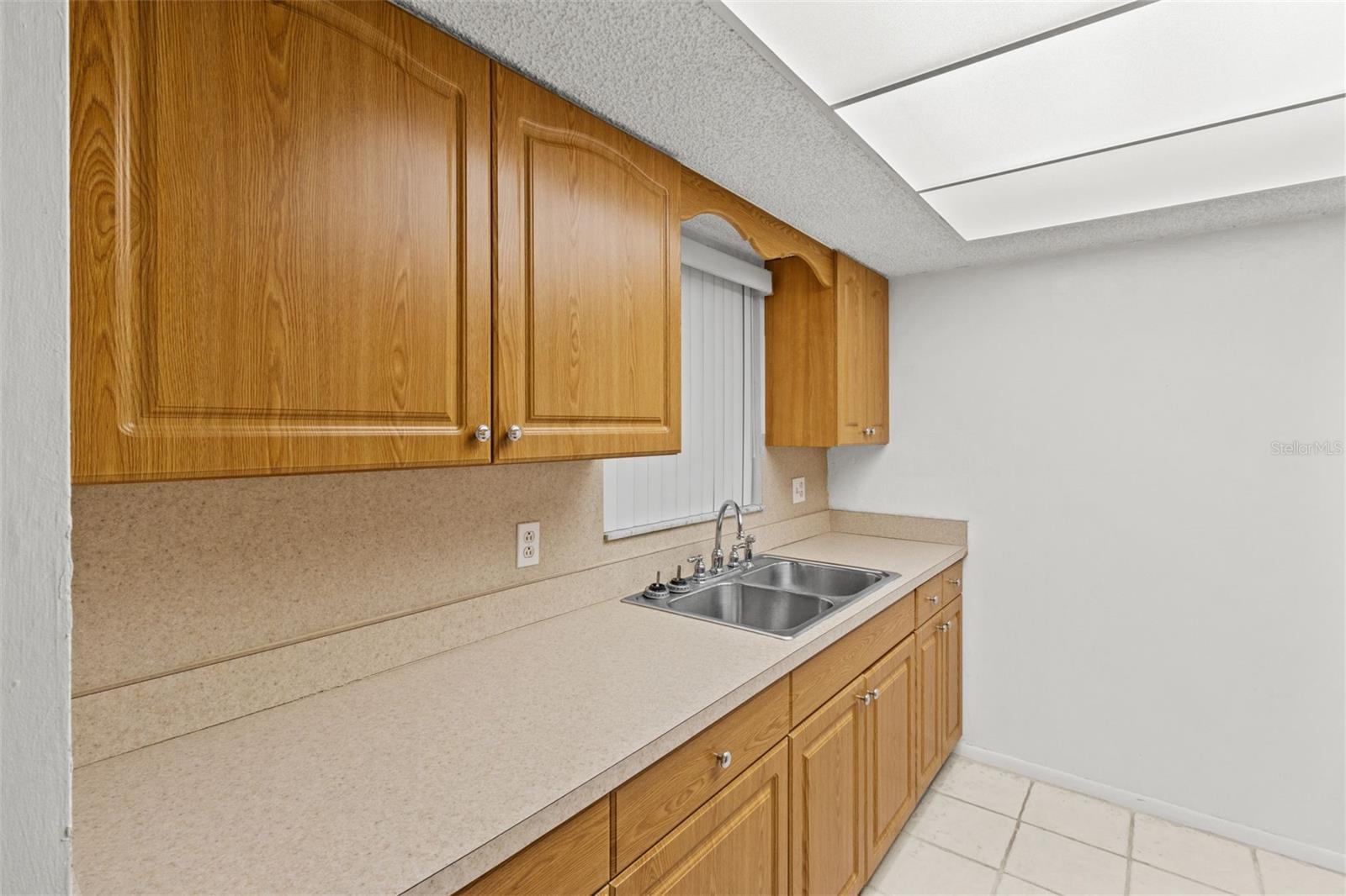 Image 7 of 35 For 4500 Bay Drive 106