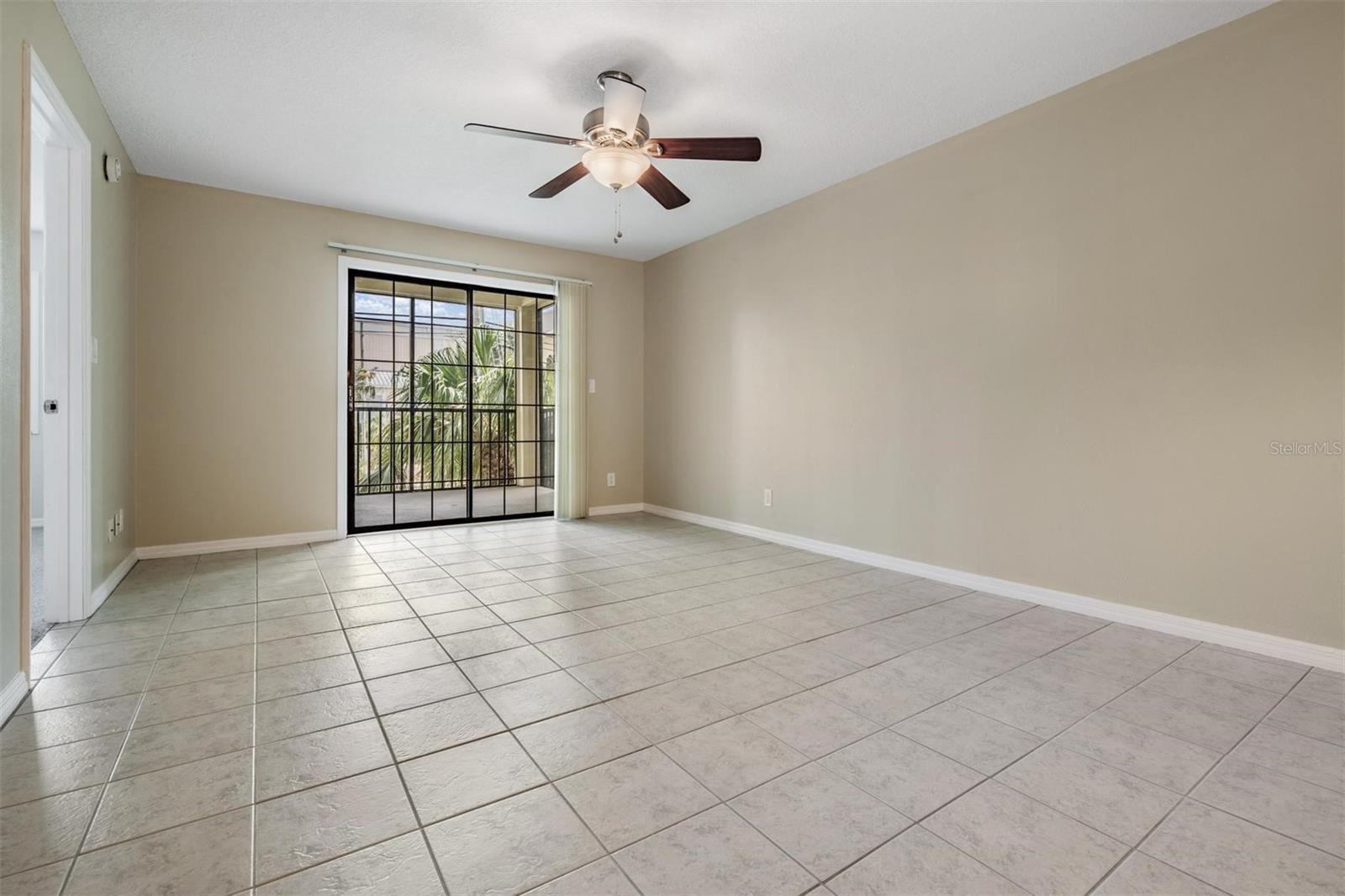 Image 15 of 32 For 340 Causeway Boulevard 105