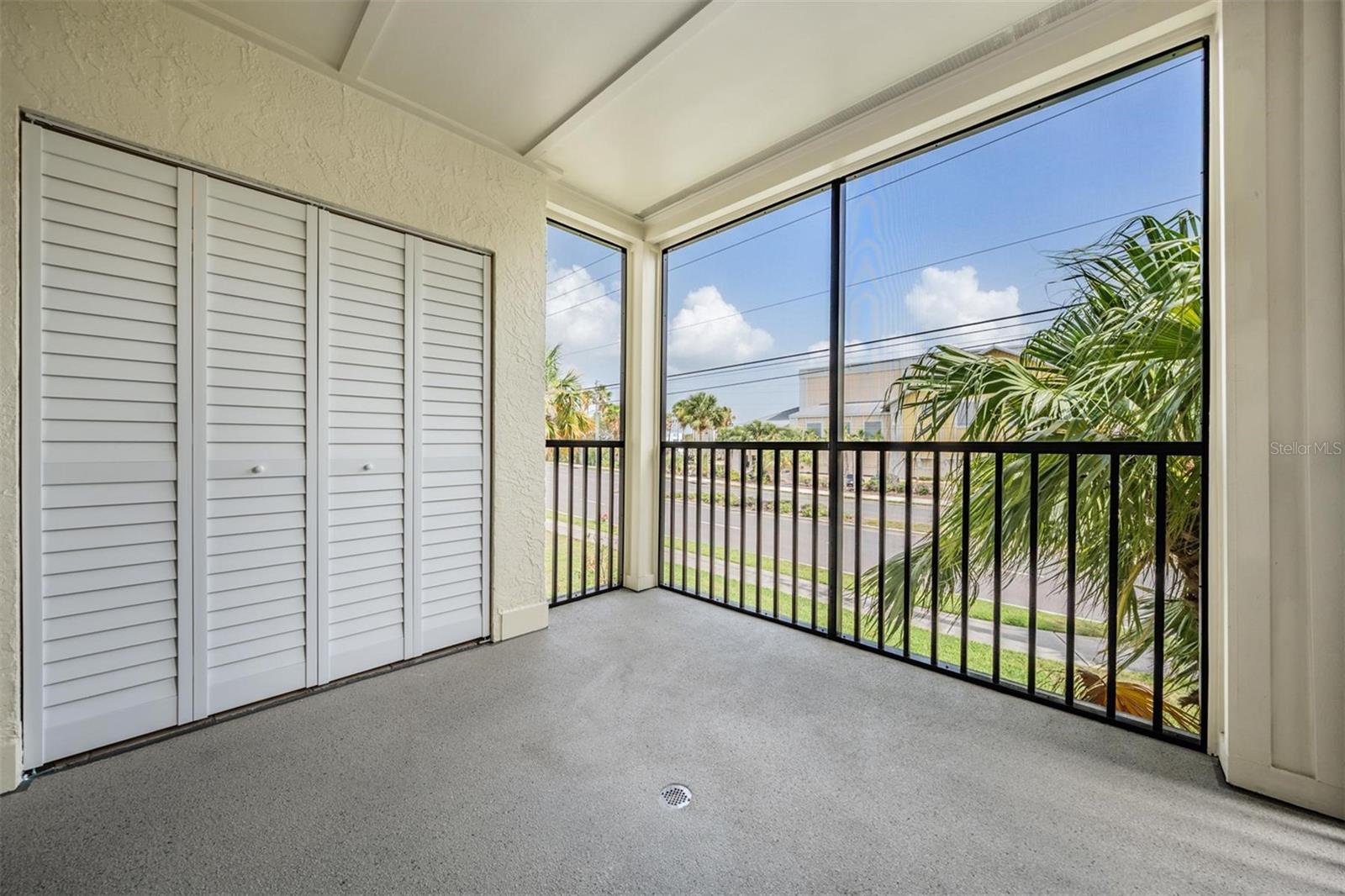 Image 21 of 32 For 340 Causeway Boulevard 105