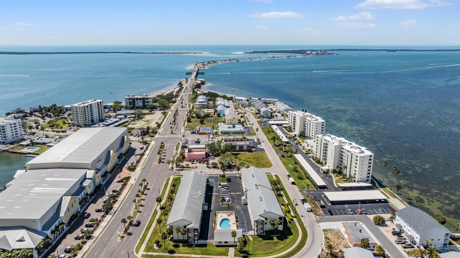 Image 28 of 32 For 340 Causeway Boulevard 105
