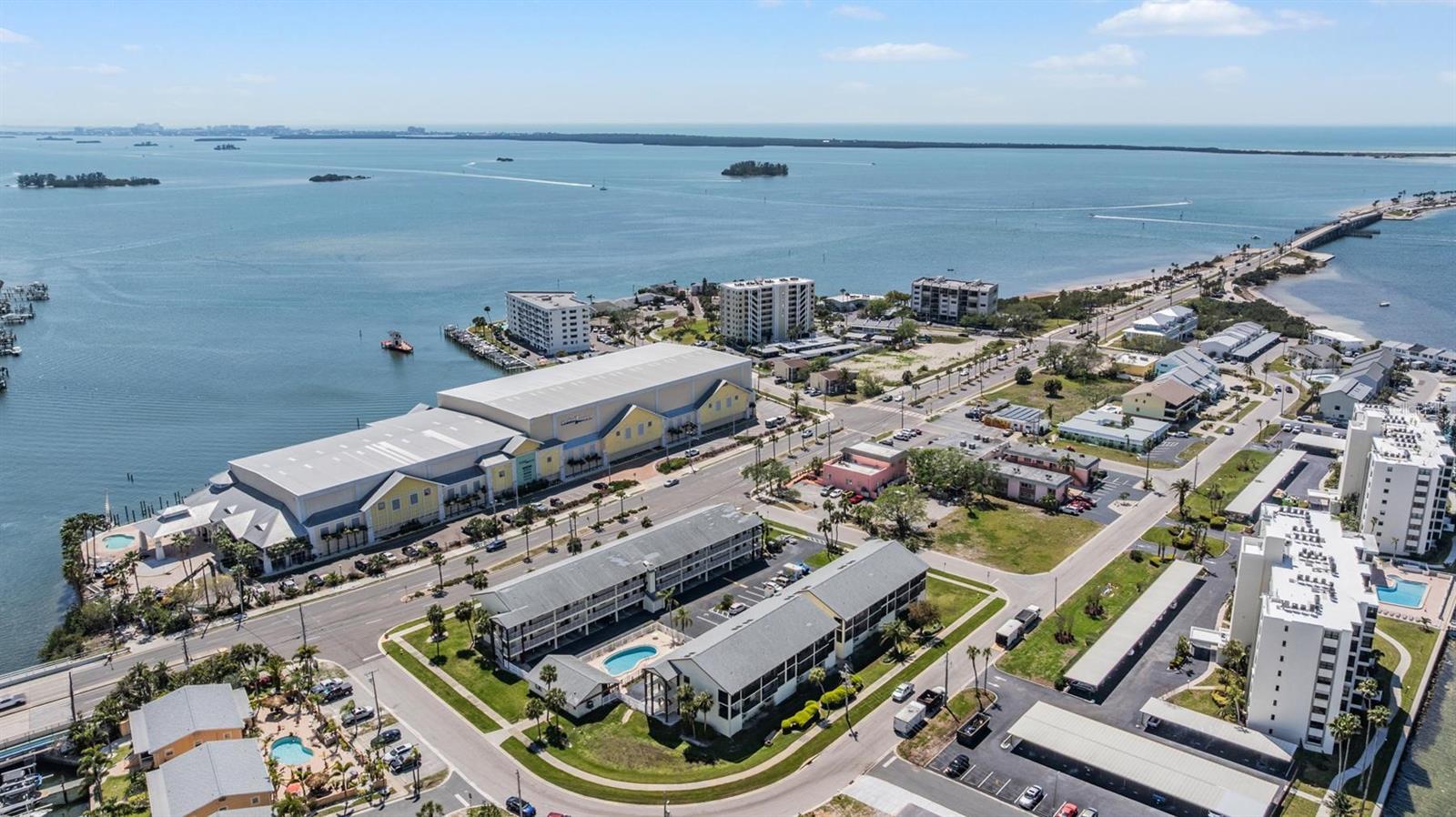 Image 29 of 32 For 340 Causeway Boulevard 105
