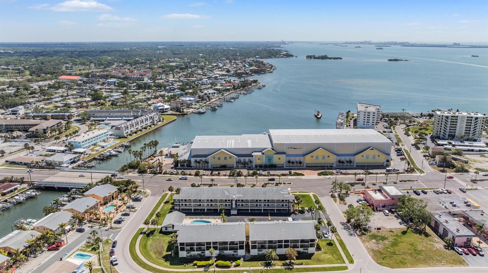 Image 30 of 32 For 340 Causeway Boulevard 105